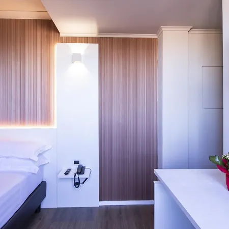 Garner Hotel Rome Aurelia By Ihg Exterior photo