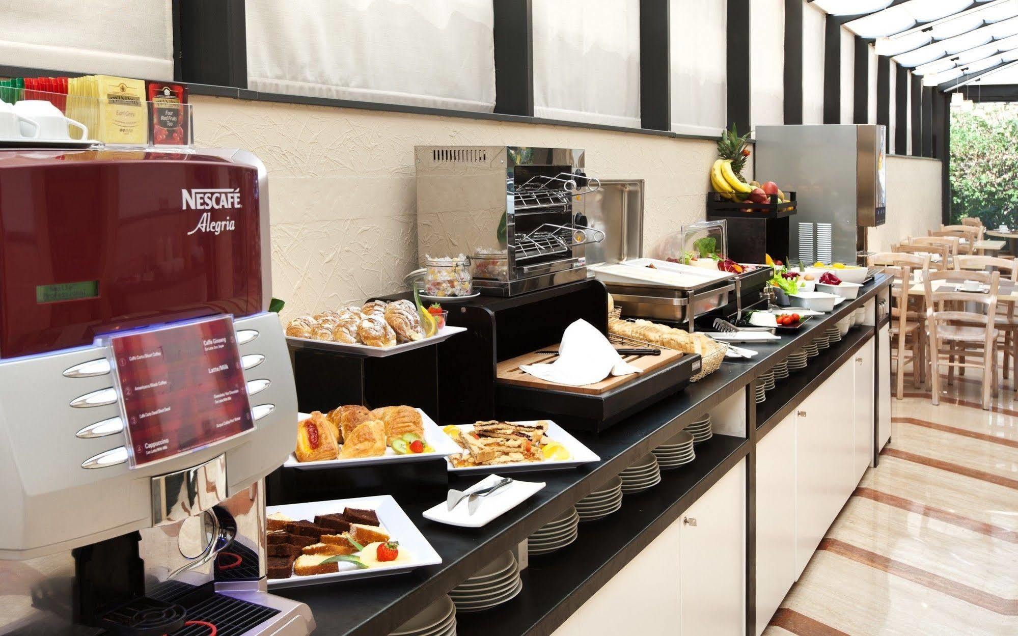 Hotel Smooth West 4*